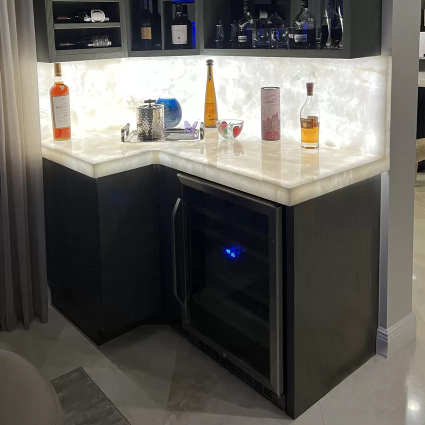 Backlit onyx countertop for a bar in Palm Beach